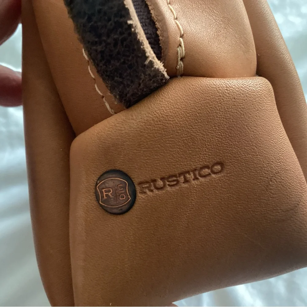 Rustico elegant leather